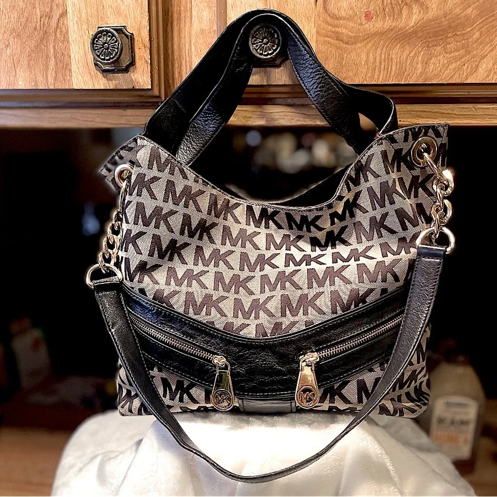 Michael Kors Signature ”Chained Jamesport”Black/Tan  jacquard canvas/Leather Bag - Picture 4 of 16
